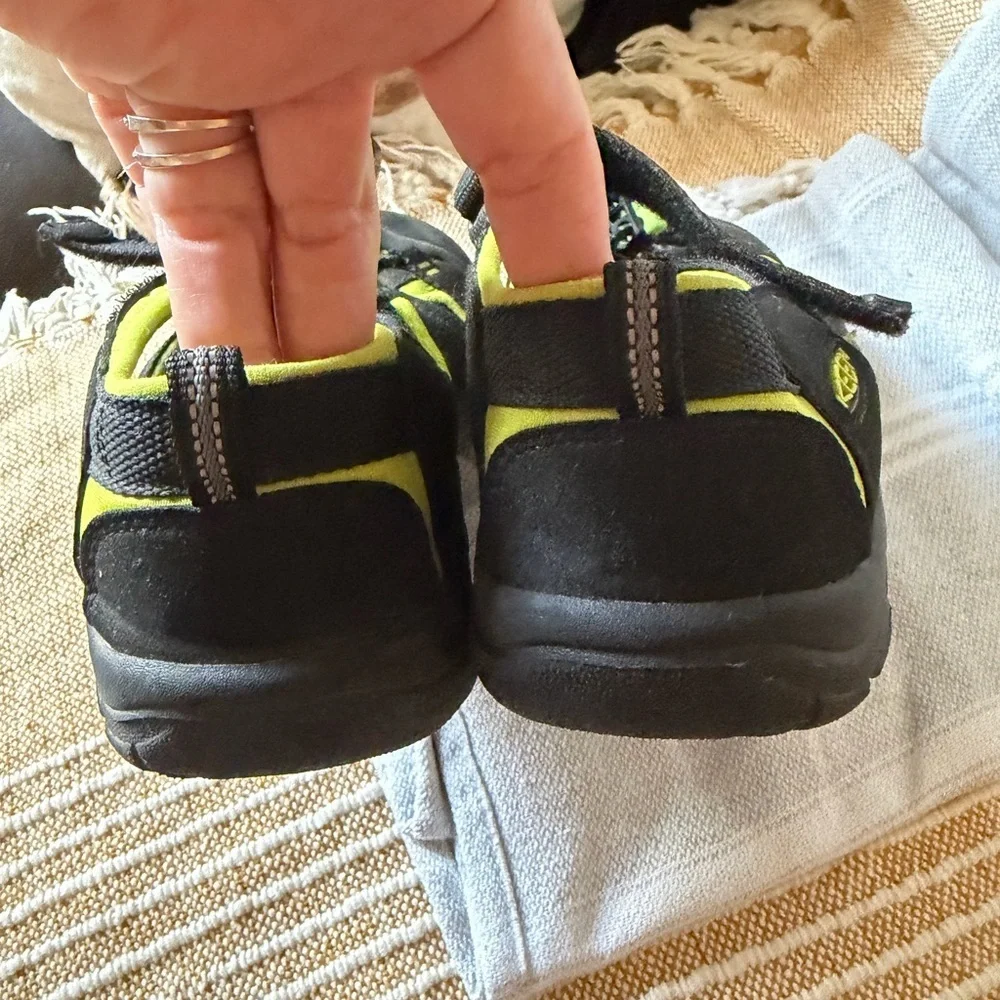 KEEN Kids Black and Lime Green Closed-Toe Sport Sandal